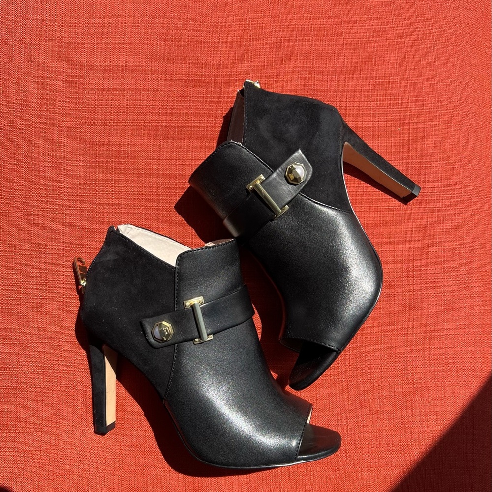 Louise et Cie Black Suede Leather Lander Open Toe Heel Sz 7